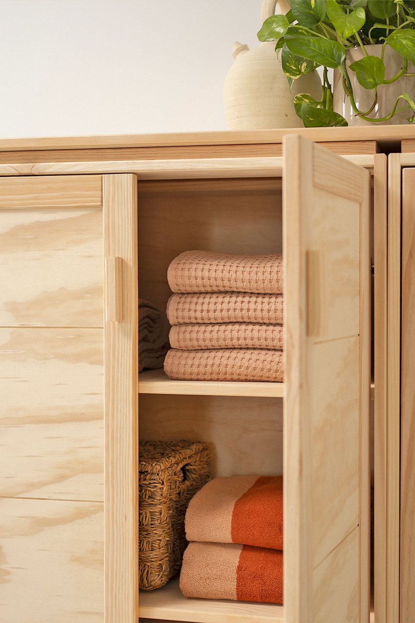 Imagen de ambiente 3 para:Armario bajo aparador de madera natural